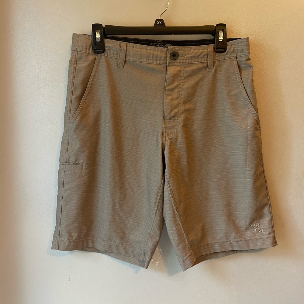 Hybrid Collection DaHui Men's Tan Shorts